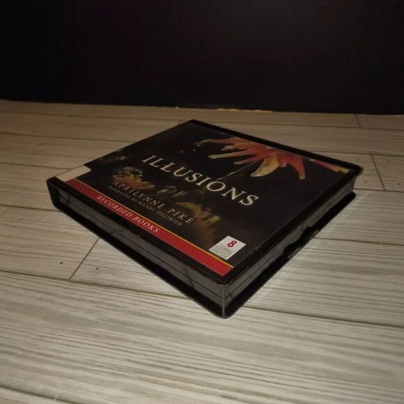 Illusions By Aprilynne Pike Recorded Books 8 CD's Audiobook - Picture 7 of 8